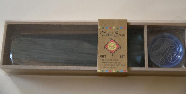 Holzkästchen mit Räucherstäbchen, Kegel und Halter, Marine